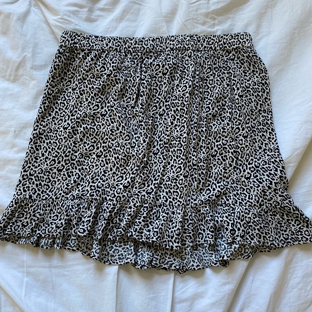 size large cheetah pattern flowy mini skirt american eagle
